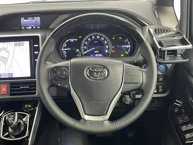 トヨタ エスクァイア ハイブリッド Gi 埼玉県 2020(令2)年 4.9万km ブラック モデリスタエアロ　/純正10.5インチナビ　/バックカメラ　/シートヒーター　/ドライブレコーダー　/クルーズコントロール　/プリクラッシュセーフティ/ビルトインETC　/両側電動スライドドア/純正アルミ　/ＬＥＤオートライト　/地デジ