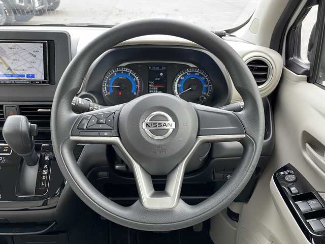 日産 デイズ X 道東・釧路十勝 2023(令5)年 1.4万km ホワイトパール 4WD/ナビ　/　(AM/FM/BT)/マイパイロット/ETC/ミラー型バックカメラ/社外14インチAW/社外フロアマット/アイドリングストップ/オートライト/ABS/横滑り防止装置/USB入力端子