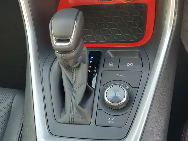トヨタ ＲＡＶ４ HV アドベンチャー オフロードPKGⅡ 東京都 2025(令7)年 0.1千km アティチュードブラックマイカ 登録済未使用車/純正10.5インチディスプレイオーディオ/パノラミックビューモニター/ビルトインETC2.0/デジタルインナーミラー/シートヒーター/ベンチレーションシート/ステアリングヒーター/パワーバックドア/コーナーセンサー/Toyota　Safety　Sense/・プリクラッシュセーフティ/・レーントレーシングアシスト/・レーダークルーズコントロール/・オートマチックハイビーム/・ブラインドスポットモニター