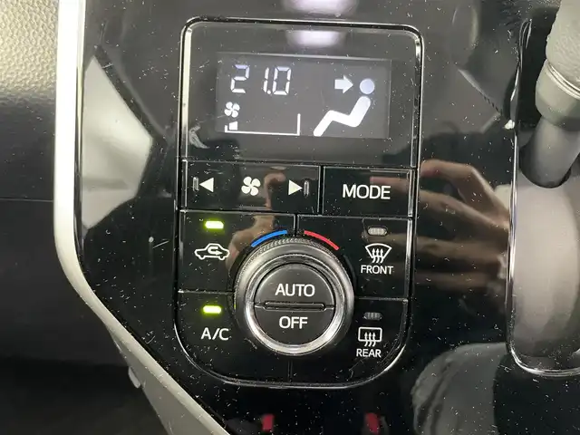 トヨタ ルーミー カスタムG 長崎県 2019(平31)年 4.4万km ファイアークォーツレッドM 純正7インチナビ/フルセグTV/バックカメラ/Bluetooth/トヨタセーフティセンス/衝突被害軽減システム/横滑り防止装置/クルーズコントロール/コーナーセンサー/レーンキープアシスト/オートライト/オートマチックハイビーム/LEDヘッドライト/LEDフォグランプ/両側パワースライドドア/シートヒーター/ドライブレコーダー/ETC/純正AW/純正フロアマット/プッシュスタート/スマートキー