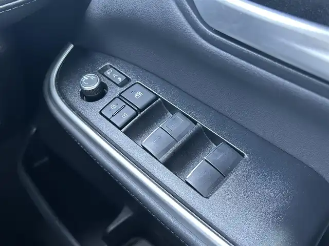 トヨタ ヴォクシー ハイブリッド S－Z 群馬県 2023(令5)年 1.5万km マッシブグレー トヨタセーフティセンス/・プリクラッシュセーフティ/・レーンディパーチャーアラート/・プロアクティブドライビングアシスト/・ロードサインアシスト/・オートマチックハイビーム/・レーダークルーズコントロール/・パーキングサポートブレーキ/・クリアランスソナー/純正10.5インチディスプレイオーディオ/(ナビ/CD/DVD/BT/USB)/モデリスタエアロ/モデリスタグリル/フルセグTV/バックカメラ/両側パワースライドドア/パワーバックドア/ETC2.0/ハーフレザー/シートヒーター/（D席/N席）/LEDヘッドライト/純正AW/純正フロアマット