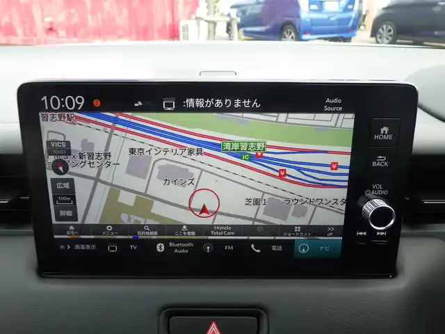 ホンダ ヴェゼル ハイブリッド e:HEV Z 千葉県 2025(令7)年 0.1千km プラチナホワイトパール e:HEV Z　3VC4AG3　Honda CONNECTディスプレー+ETC2.0車載器+ワイヤレス充電器(220000)/ホンダセンシング/・衝突軽減ブレーキ（CMBS）/・車線維持支援システム（LKAS）/・アダプティブクルーズコントロール（ACC）/・後方誤発進抑制機能/・誤発進抑制機能/・ブラインドスポットインフォメーション/アイドリングストップ/ホンダコネクトナビ/地デジTV/【Bluetooth接続】/【Apple CarPlay　Android Auto対応】/バックカメラ/ハーフレザーシート/前席シートヒーター/ETC（2.0）/LEDヘッドライト/ウインカーミラー/コーナーセンサー/純正18インチアルミホイル/サイド/カーテンエアバッグ/Honda スマートキー