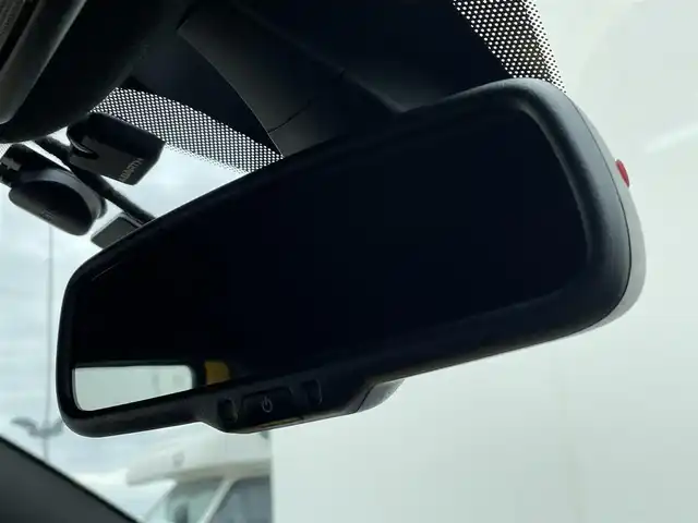 アバルト ５９５ 東京都 2022(令4)年 3.3万km ジャッロモデナ 純正ディスプレイオーディオ/Bluetooth接続/USB/AppleCarPlay/AndroidAuto/純正フロアマット/HIDヘッドライト/バックソナー/コーナーセンサー/フォグライト/アルミペダル/純正16インチアルミホイール