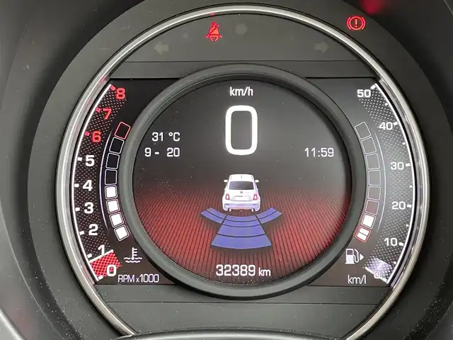 アバルト ５９５ 東京都 2022(令4)年 3.3万km ジャッロモデナ 純正ディスプレイオーディオ/Bluetooth接続/USB/AppleCarPlay/AndroidAuto/純正フロアマット/HIDヘッドライト/バックソナー/コーナーセンサー/フォグライト/アルミペダル/純正16インチアルミホイール