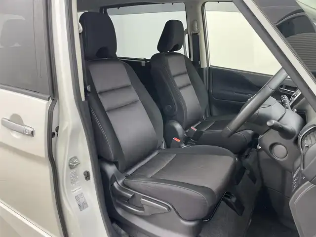 日産 セレナ e－パワー ハイウェイスター V 岡山県 2018(平30)年 8.2万km ブリリアントホワイトパール 純正9インチナビ/型番:MM517D-L/（CD/DVD/TV/BT/USB)/フリップダウンモニター/全方位カメラ/プロパイロット/パーキングアシスト/両側パワースライドドア/シートヒーター/デジタルインナミラー/オートライト/ステアリングリモコン/ETC/純正フロアマット/純正ドアバイザー
