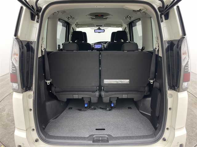 日産 セレナ e－パワー ハイウェイスター V 岡山県 2018(平30)年 8.2万km ブリリアントホワイトパール 純正9インチナビ/型番:MM517D-L/（CD/DVD/TV/BT/USB)/フリップダウンモニター/全方位カメラ/プロパイロット/パーキングアシスト/両側パワースライドドア/シートヒーター/デジタルインナミラー/オートライト/ステアリングリモコン/ETC/純正フロアマット/純正ドアバイザー
