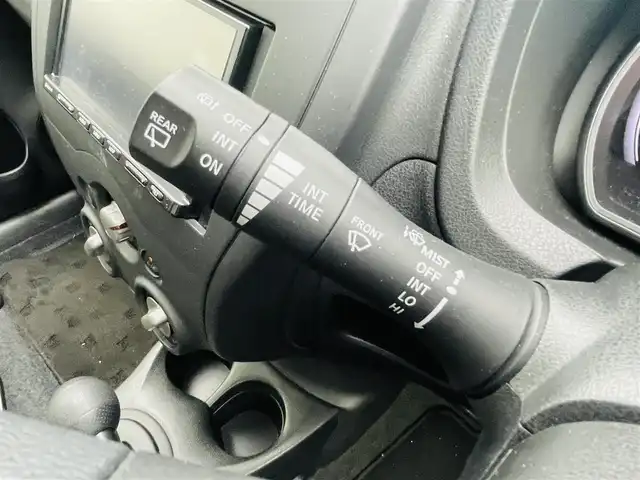 日産 ノート X 熊本県 2019(令1)年 6.6万km ダークメタルグレー 社外ナビ/・AM/FM/CD/BT/・バックカメラ/ETC/衝突軽減ブレーキ/横滑り防止装置/レーンキープアシスト/オートライト/電動格納ミラー/ウインカーミラー/社外フロアマット/アイドリングストップ/プッシュスタート/スマートキー