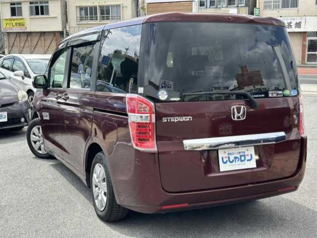ホンダ ステップワゴン G Eセレクション 沖縄県 2013(平25)年 5.3万km ワイン (株)IDOMが運営する【じしゃロンコザ店】の自社ローン専用車両になりますこちらは現金またはオートローンご利用時の価格です。自社ローンご希望の方は別途その旨お申付け下さい/純正ナビ　/ＴＶ　/バックカメラ　/ＥＴＣ　/両側パワースライドドア　/アイドリングストップ　/スマートキー　/純正フロアマット　/ドライブレコーダー
