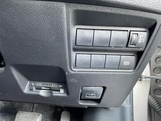 トヨタ ヤリス X 愛知県 2020(令2)年 7.2万km アバンギャルドブロンズメタリック (株)IDOMが運営する【じしゃロン名古屋鳴海店】の自社ローン専用車両になりますこちらは現金またはオートローンご利用時の価格です。自社ローンご希望の方は別途その旨お申付け下さい/キーレス/ディスプレイオーディオ/バックカメラ/ETC/社外14AW