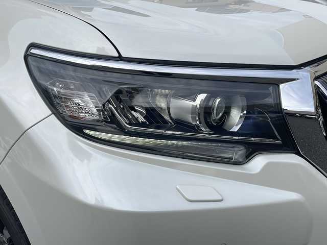 トヨタ ランドクルーザー プラド TX Lパッケージ 広島県 2020(令2)年 2.7万km ホワイトパールクリスタルシャイン /登録時走行距離/　　　　　　　26421キロ/ワンオーナー/4WD/純正ナビ/バックカメラ/地デジ/黒革シート/エアシート/PCS/スペアキー×１/ビルトインETC/新車時整備手帳/　　【保証書】/取扱説明書/