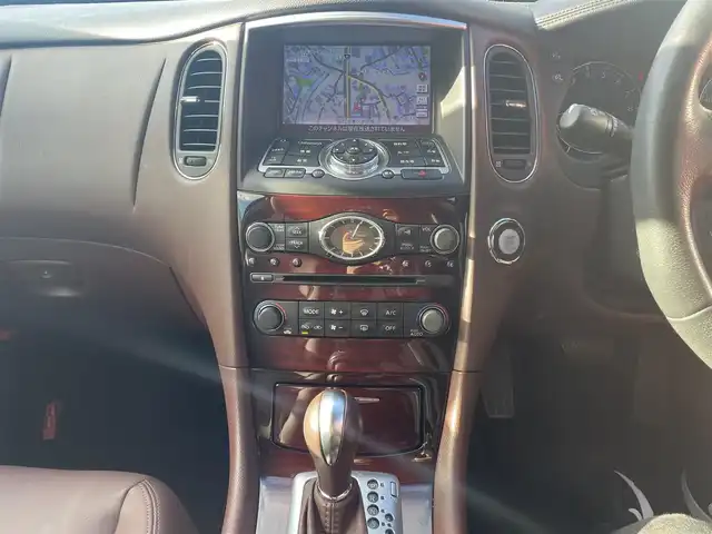 日産 スカイライン クロスオーバー 370GT FOUR Type P 宮城県 2013(平25)年 7.4万km ダークメタルグレー ４WD/純正ナビ/BOSEサウンドシステム/アランドビューモニター/インテリジェントクルーズコントロール/アクティブAFS/高輝度LEDリアコンビネーションランプ/VDC（ビークルダイナミクスコントロール）/車線逸脱警報機能/オートマチックハイビーム/Bluetooth/CD/DVD/パワーシート/シートメモリー/革巻きステアリング/ドライブレコーダー/ビルトインETC