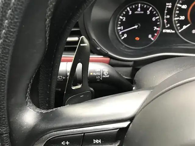 マツダ マツダ３ファストバック 20S バーガンディセレクション 富山県 2019(令1)年 8.8万km ジェットブラックマイカ BOSEサウンド/純正ナビ/フルセグTV/Bluetooth/全周囲カメラ/ドライブレコーダー/衝突被害軽減ブレーキ/コーナーセンサー/レーンキープアシスト/ブラインドスポットモニター/レーダークルーズコントロール/レザーシート/パワーシート/プッシュスタート/スマートキー/ETC