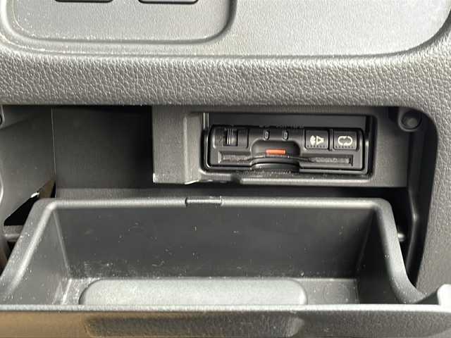 日産 セレナ ハイウェイS S HV Aセーフ 長野県 2014(平26)年 7.2万km ブリリアントシルバー ・純正8インチSDナビゲーション/CD DVD フルセグTV Bluetooth/・全方位カメラ/・ETC/・レーンキープアシスト/・コーナーセンサー/・クルーズコントロール/・両側パワースライドドア/・アイドリングストップ/・横滑り防止装置/・純正16インチアルミホイール/・HIDヘッドライト/・オートライト/・フォグライト/・ウィンカーミラー/・電動格納ミラー/・フロアマット/・スマートキー/・エンジンプッシュスタート