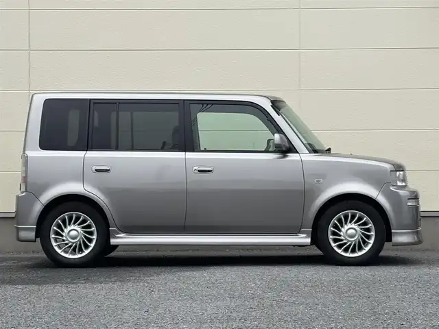 トヨタ ｂＢ Z Xバージョン 茨城県 2005(平17)年 0.9万km グレーM 純正ナビ/フロントフォグランプ/電動格納ミラー/純正アルミホイール/プライバシーガラス/革巻きステアリングホイール/取扱説明書