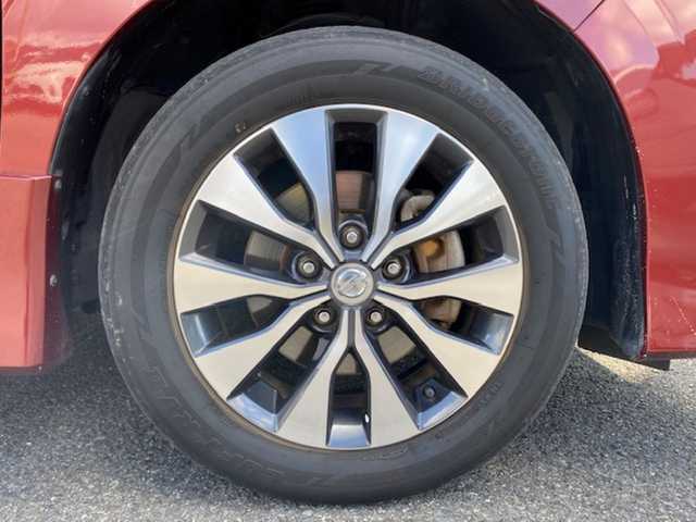 日産 セレナ ハイウェイスター Vセレクション 兵庫県 2017(平29)年 8.2万km マルーンレッド 2トーン 純正ナビ（AM/FM/BT/DVD/AUX)/・フルセグTV/衝突軽減ブレーキ/パーキングアシスト/アイドリングストップ/両側パワースライドドア/横滑り防止/クルーズコントロール/純正マット/フリップダウンモニター/ドライブレコーダー/ビルトインETC/ECOモード