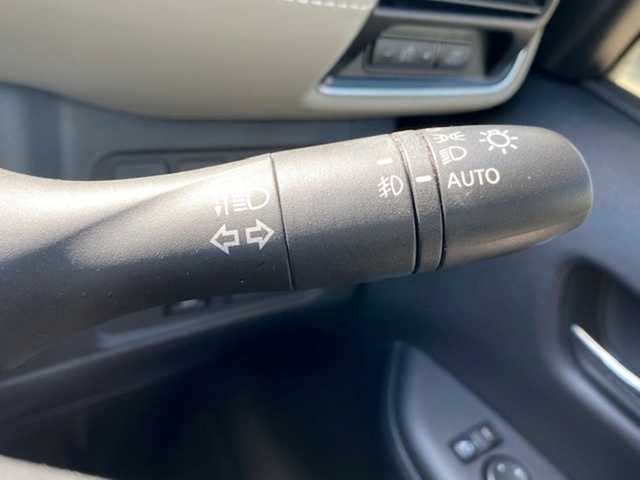 日産 セレナ ハイウェイスター Vセレクション 兵庫県 2017(平29)年 8.2万km マルーンレッド 2トーン 純正ナビ（AM/FM/BT/DVD/AUX)/・フルセグTV/衝突軽減ブレーキ/パーキングアシスト/アイドリングストップ/両側パワースライドドア/横滑り防止/クルーズコントロール/純正マット/フリップダウンモニター/ドライブレコーダー/ビルトインETC/ECOモード