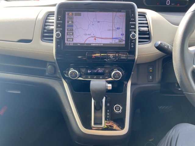 日産 セレナ ハイウェイスター Vセレクション 兵庫県 2017(平29)年 8.2万km マルーンレッド 2トーン 純正ナビ（AM/FM/BT/DVD/AUX)/・フルセグTV/衝突軽減ブレーキ/パーキングアシスト/アイドリングストップ/両側パワースライドドア/横滑り防止/クルーズコントロール/純正マット/フリップダウンモニター/ドライブレコーダー/ビルトインETC/ECOモード