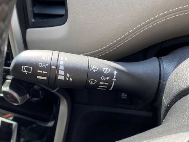 日産 セレナ ハイウェイスター Vセレクション 兵庫県 2017(平29)年 8.2万km マルーンレッド 2トーン 純正ナビ（AM/FM/BT/DVD/AUX)/・フルセグTV/衝突軽減ブレーキ/パーキングアシスト/アイドリングストップ/両側パワースライドドア/横滑り防止/クルーズコントロール/純正マット/フリップダウンモニター/ドライブレコーダー/ビルトインETC/ECOモード