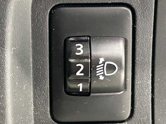 日産 デイズ X 宮城県 2013(平25)年 5.7万km シリカグリーン 純正電子チューナーラジオ/・CD/AUX/FM/AM/全方位カメラ（ミラー型）/アイドリングストップ/プッシュスタート/・スマートキー/純正アルミホイール/純正フロアマット/ドアバイザー/電動格納ミラー/アンチロックブレーキシステム