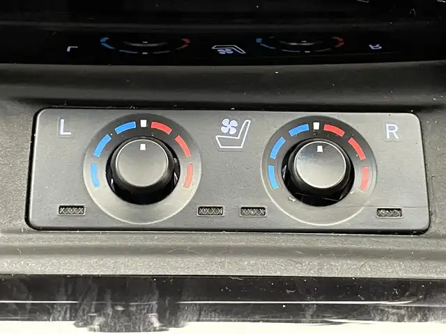 トヨタ ヴェルファイア Z Gエディション 愛知県 2018(平30)年 2.2万km スパークリングブラックパールクリスタルシャイン 純正１０型ナビ　デジタルインナーミラー　バックカメラ　フルセグＴＶ　両側パワスラ　黒革　シートヒーター　エアシート　パワーバックドア　セーフティセンス　衝突軽減　追従クルコン　ＡＣ１００Ｖ電源　ステアリングヒーター　オッマン　キャプテンシート　メモリシート　オートハイビーム　禁煙車