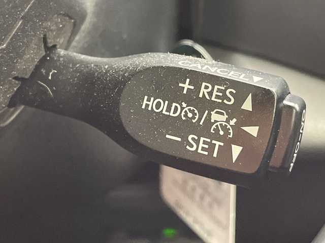 トヨタ Ｃ－ＨＲ G モード ブルーノ 沖縄県 2019(令1)年 5.8万km ダークブラウンマイカメタリック/ホワイトパールクリスタルシャイン 純正９インチナビ(NSZT-Y68T)　/(フルセグＴＶ　ＣＤ　ＤＶＤ　Bluetooth)　/バックカメラ　/ＥＴＣ　/ドライブレコーダー前後　/トヨタセーフティセンス/・衝突被害軽減ブレーキ (プリクラッシュセーフティ)																																																	/・追従ドライブ支援機能 (レーダークルーズコントロール)																									/・車線はみ出しアラート (レーンディパーチャーアラート)																									/・自動ハイビーム (オートマチックハイビーム)																									/ハーフレザー/シートヒーター　/ステアリングスイッチ/コーナーセンサー　　/ＢＳＭ　/ＬＥＤヘッドライト/オートライト/純正フロアマット/純正18インチアルミホイール/ドアバイザー/保証書/取扱説明書