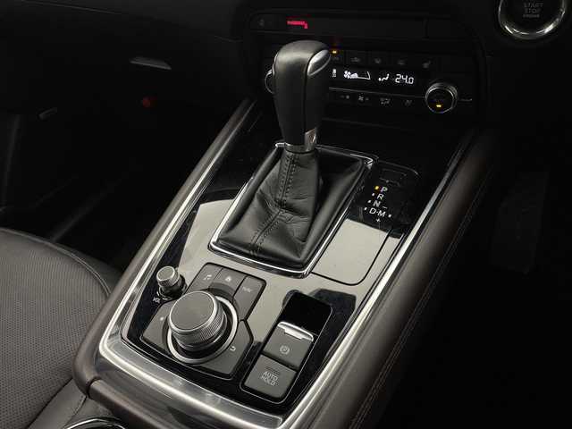 マツダ ＣＸ－８ XD プロアクティブ Sパッケージ 宮城県 2020(令2)年 2.8万km スノーフレイクホワイトパールマイカ 4WD/純正ナビ/全周囲カメラ/アルパインフリップダウンモニター/ＢＯＳＥサウンド/黒革シート/パワーバックドア/フルセグＴＶ/ＣＤ／ＤＶＤプレーヤー/パワーシート/シートヒーター/アダプティブクルーズコントロール/衝突軽減ブレーキ/レーンキープアシスト/パーキングセンサー/オートハイビーム/BSM/17AW/スタッドレスタイヤセット車載