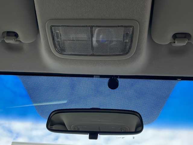 ホンダ フィット ハイブリット Fパッケージ 青森県 2014(平26)年 8.4万km プレミアムホワイトパール ・4WD/・純正ナビ/・ワンセグ/・CD/DVD/Bluetooth/・バックカメラ/・衝突被害軽減ブレーキ/・ワイパーデアイサー/・オートライト/・LEDヘッドライト/・LEDフォグランプ/・ETC/・横滑り防止装置/・アイドリングストップ/・純正フロアマット/・社外AW15インチ/・電動格納ミラー/・スマートキー/・スペアキー有