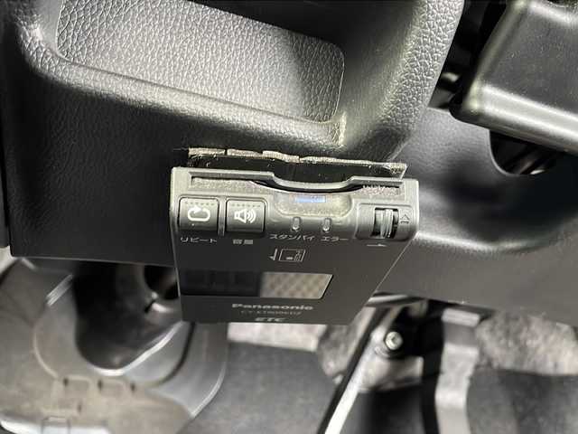 ホンダ フィット ハイブリット Fパッケージ 青森県 2014(平26)年 8.4万km プレミアムホワイトパール ・4WD/・純正ナビ/・ワンセグ/・CD/DVD/Bluetooth/・バックカメラ/・衝突被害軽減ブレーキ/・ワイパーデアイサー/・オートライト/・LEDヘッドライト/・LEDフォグランプ/・ETC/・横滑り防止装置/・アイドリングストップ/・純正フロアマット/・社外AW15インチ/・電動格納ミラー/・スマートキー/・スペアキー有