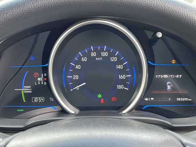 ホンダ フィット ハイブリット Fパッケージ 青森県 2014(平26)年 8.4万km プレミアムホワイトパール ・4WD/・純正ナビ/・ワンセグ/・CD/DVD/Bluetooth/・バックカメラ/・衝突被害軽減ブレーキ/・ワイパーデアイサー/・オートライト/・LEDヘッドライト/・LEDフォグランプ/・ETC/・横滑り防止装置/・アイドリングストップ/・純正フロアマット/・社外AW15インチ/・電動格納ミラー/・スマートキー/・スペアキー有