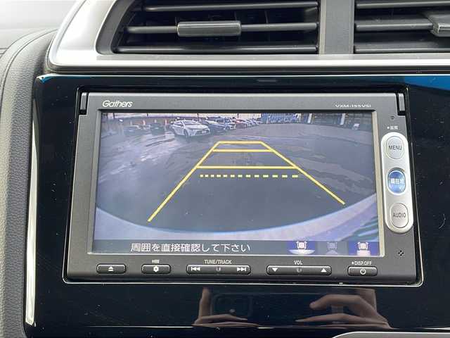 ホンダ フィット ハイブリット Fパッケージ 青森県 2014(平26)年 8.4万km プレミアムホワイトパール ・4WD/・純正ナビ/・ワンセグ/・CD/DVD/Bluetooth/・バックカメラ/・衝突被害軽減ブレーキ/・ワイパーデアイサー/・オートライト/・LEDヘッドライト/・LEDフォグランプ/・ETC/・横滑り防止装置/・アイドリングストップ/・純正フロアマット/・社外AW15インチ/・電動格納ミラー/・スマートキー/・スペアキー有