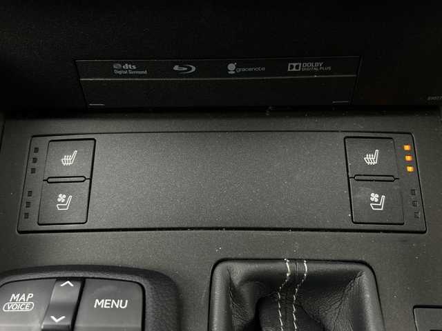 レクサス ＩＳ 300h バージョンL 愛知県 2014(平26)年 5.3万km ホワイトパールクリスタルシャイン メーカーＳＤナビ/（フルセグ/ＣＤ/ＤＶＤ/Bluetooth/BlueRay/ＡＭ/ＦＭ/ＵＳＢ）/バックカメラ/クルーズコイントロール/ＥＴＣ/黒セミアニリン革シート/パワーシート/シートヒーター＆ベンチレーション/革巻きステアリング/純正１７インチアルミホイール/スマートキー/プッシュスタート/ＬＥＤヘッドライト/オートライト/電動サンシェード/ナノイー/横滑り防止装置