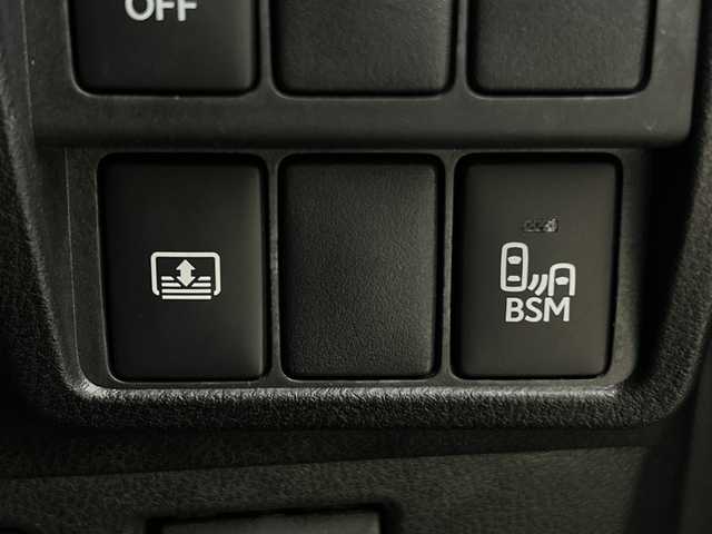 レクサス ＩＳ 300h バージョンL 愛知県 2014(平26)年 5.3万km ホワイトパールクリスタルシャイン メーカーＳＤナビ/（フルセグ/ＣＤ/ＤＶＤ/Bluetooth/BlueRay/ＡＭ/ＦＭ/ＵＳＢ）/バックカメラ/クルーズコイントロール/ＥＴＣ/黒セミアニリン革シート/パワーシート/シートヒーター＆ベンチレーション/革巻きステアリング/純正１７インチアルミホイール/スマートキー/プッシュスタート/ＬＥＤヘッドライト/オートライト/電動サンシェード/ナノイー/横滑り防止装置