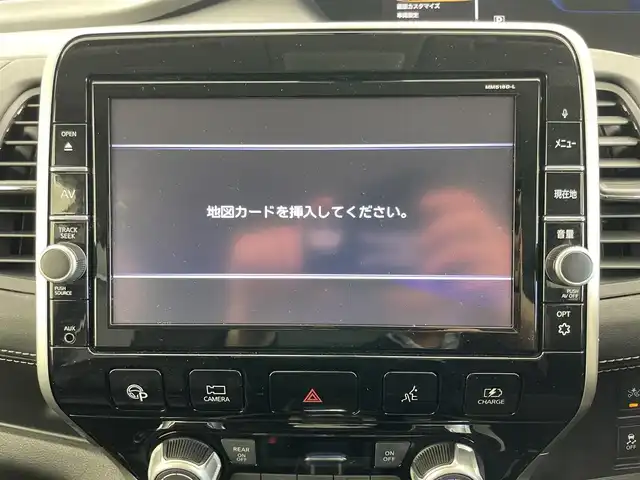 日産 セレナ e－パワー ハイウェイスター V 群馬県 2018(平30)年 2.2万km ブリリアントホワイトパール セーフティパックA/・SRSエアバッグ(カーテン/サイド)/・インテリジェントアラウンドビューモニター/・踏み間違い衝突防止アシスト/・インテリジェントパーキングアシスト/・標識検知機能/ふらつき警報/・フロント/バックソナー/・ヒーター付ドアミラー/寒冷地仕様/・ヒーター付ドアミラー/3列目ヒーターダクト/リアオートエアコン/・革巻きステアリングホイール/ステアリングヒーター/・シートヒーター(運転席/助手席)/＝＝＝＝＝/純正9インチナビ/・AM/FM/CD/DVD/Blu-ray/AUX/SD/Bluetooth/フルセグTV/純正フリップダウンモニター/インテリジェントエマージェンシーブレーキ/LDW(車線逸脱警報)/ハンズフリー両側パワースライドドア/LEDヘッドランプ/ハイビームアシスト/クルーズコントロール/革調シートカバー/2列目超ロングスライド/横スライドシート/スライド機構付スマートアップ3列目シート/パーソナルテーブル(2列目/3列目)/USB電源ソケット(2列目/3列目)/インテリジェントキー/プッシュスタート