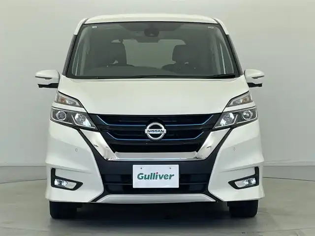 日産 セレナ e－パワー ハイウェイスター V 群馬県 2018(平30)年 2.2万km ブリリアントホワイトパール セーフティパックA/・SRSエアバッグ(カーテン/サイド)/・インテリジェントアラウンドビューモニター/・踏み間違い衝突防止アシスト/・インテリジェントパーキングアシスト/・標識検知機能/ふらつき警報/・フロント/バックソナー/・ヒーター付ドアミラー/寒冷地仕様/・ヒーター付ドアミラー/3列目ヒーターダクト/リアオートエアコン/・革巻きステアリングホイール/ステアリングヒーター/・シートヒーター(運転席/助手席)/＝＝＝＝＝/純正9インチナビ/・AM/FM/CD/DVD/Blu-ray/AUX/SD/Bluetooth/フルセグTV/純正フリップダウンモニター/インテリジェントエマージェンシーブレーキ/LDW(車線逸脱警報)/ハンズフリー両側パワースライドドア/LEDヘッドランプ/ハイビームアシスト/クルーズコントロール/革調シートカバー/2列目超ロングスライド/横スライドシート/スライド機構付スマートアップ3列目シート/パーソナルテーブル(2列目/3列目)/USB電源ソケット(2列目/3列目)/インテリジェントキー/プッシュスタート