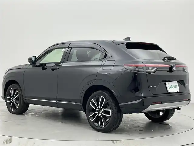 ホンダ ヴェゼル ハイブリッド e:HEV Z 宮城県 2021(令3)年 3万km クリスタルブラックパール 純正9インチナビ(LXM-242ZFNi)/フルセグTV/FM/AM/BT/バックカメラ/クルーズコントロール追従走行有/ETC2.0/前後ドライブレコーダー/シートヒーター/ステアリングヒーター/パドルシフト/電動リアゲート/電子制御パーキングブレーキ/オートマチックブレーキホールド/ハンズフリーパワーバック/ワイヤレス充電器/安全支援情報スイッチ/横滑り防止装置/踏み間違い衝突被害軽減システム/ブラインドスポットモニター/コーナーセンサー/レーンキープアシスト/衝突被害軽減システム/オートマチックハイビーム/フォグランプ