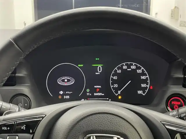 ホンダ ヴェゼル ハイブリッド e:HEV Z 宮城県 2021(令3)年 3万km クリスタルブラックパール 純正9インチナビ(LXM-242ZFNi)/フルセグTV/FM/AM/BT/バックカメラ/クルーズコントロール追従走行有/ETC2.0/前後ドライブレコーダー/シートヒーター/ステアリングヒーター/パドルシフト/電動リアゲート/電子制御パーキングブレーキ/オートマチックブレーキホールド/ハンズフリーパワーバック/ワイヤレス充電器/安全支援情報スイッチ/横滑り防止装置/踏み間違い衝突被害軽減システム/ブラインドスポットモニター/コーナーセンサー/レーンキープアシスト/衝突被害軽減システム/オートマチックハイビーム/フォグランプ