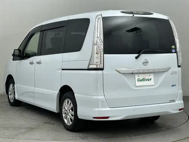 日産 セレナ ハイウェイスター Aセーフティ 道央・札幌 2014(平26)年 5.4万km ブルームーンホワイトP ・4WD/・寒冷地仕様/・純正SDナビ/・CD/DVD/SD/BT/AUX/USB/・フルセグTV/・アラウンドビューモニター/・ETC/・エマージェンシーブレーキ/・クリアランスソナー/・レーンキープアシスト/・横滑り防止装置/・両側パワースライドドア/・ウォークスルー/・ステアリングスイッチ/・電動格納ウィンカーミラー/・キセノンヘッドライト/・オートライト/・フォグライト/・ドアバイザー/・純正フロアマット/・純正15インチAW/・社外AW＋スタッドレスタイヤ積込/・スマートキー/・取扱説明書