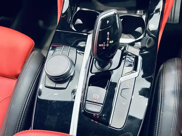 ＢＭＷ ＢＭＷ Ｘ４ xDrive 20d Mスポーツ 大阪府 2020(令2)年 1万km 黒 ワンオーナー/HUD/赤黒革/パワーシート/シートヒーター/Dシートメモリ/純正ナビ/TV/360度カメラ/applercarplay/ワイヤレス充電/ACC/ブラインドスポット/純正20インチAW/LEDヘッドライト/電動リアゲート