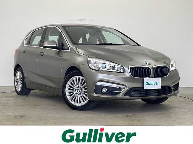 ＢＭＷ ２２５ＸＥ アイパフォーマンス アクティブツアラー ラグジュアリー 秋田県 2016(平28)年 3.4万km プラチナシルバー 4WD/プラグインハイブリッド/純正ナビ（CD/DVD/BT/AUX）/バックカメラ/オートクルーズコントロール/レザーシート/前席パワーシート/前席シートヒーター/ヘッドアップディスプレイ/LEDヘッドライト/オートライト/スマートキー/スペアキー/電動パーキングブレーキ/パワーバックドア/ETC/取説・保証書/充電ケーブル