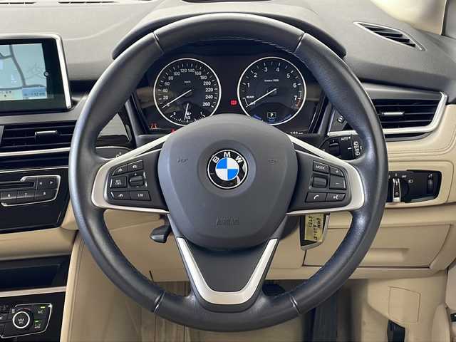 ＢＭＷ ２２５ＸＥ アイパフォーマンス アクティブツアラー ラグジュアリー 秋田県 2016(平28)年 3.4万km プラチナシルバー 4WD/プラグインハイブリッド/純正ナビ（CD/DVD/BT/AUX）/バックカメラ/オートクルーズコントロール/レザーシート/前席パワーシート/前席シートヒーター/ヘッドアップディスプレイ/LEDヘッドライト/オートライト/スマートキー/スペアキー/電動パーキングブレーキ/パワーバックドア/ETC/取説・保証書/充電ケーブル