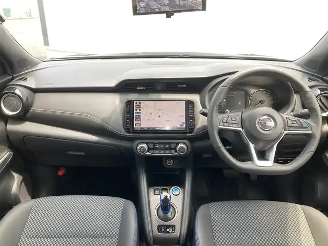 日産 キックス X 熊本県 2020(令2)年 3.7万km 黒 純正ナビ/・AM/FM/CD/DVD/BT/USB/SD/・フルセグTV/インテリジェントアラウンドビューモニター/インテリジェント エマージェンシーブレーキ/インテリジェント FCW（前方衝突予測警報）/踏み間違い衝突防止アシスト/インテリジェント LI（車線逸脱防止支援システム）/インテリジェントDA（ふらつき警報）/ハイビームアシスト/プロパイロット/インテリジェントルームミラー/ドライブレコーダー/電動パーキングブレーキ/・オートホールド/革巻きステアリング/・ステアリングスイッチ/・ステアリングヒーター/LEDヘッドライト/・フォグランプ/ETC/ハーフレザーシート/・前席シートヒーター/純正フロアマット/ドアバイザー/電動格納ミラー/・ウインカーミラー/純正アルミホイール/プッシュスタート/・スペアキー