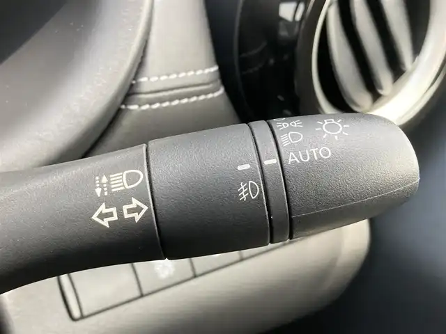 日産 キックス X 熊本県 2020(令2)年 3.7万km 黒 純正ナビ/・AM/FM/CD/DVD/BT/USB/SD/・フルセグTV/インテリジェントアラウンドビューモニター/インテリジェント エマージェンシーブレーキ/インテリジェント FCW（前方衝突予測警報）/踏み間違い衝突防止アシスト/インテリジェント LI（車線逸脱防止支援システム）/インテリジェントDA（ふらつき警報）/ハイビームアシスト/プロパイロット/インテリジェントルームミラー/ドライブレコーダー/電動パーキングブレーキ/・オートホールド/革巻きステアリング/・ステアリングスイッチ/・ステアリングヒーター/LEDヘッドライト/・フォグランプ/ETC/ハーフレザーシート/・前席シートヒーター/純正フロアマット/ドアバイザー/電動格納ミラー/・ウインカーミラー/純正アルミホイール/プッシュスタート/・スペアキー
