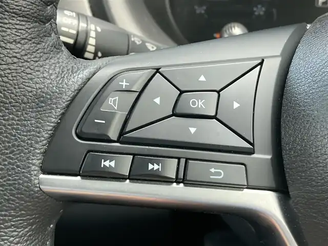 日産 キックス X 熊本県 2020(令2)年 3.7万km 黒 純正ナビ/・AM/FM/CD/DVD/BT/USB/SD/・フルセグTV/インテリジェントアラウンドビューモニター/インテリジェント エマージェンシーブレーキ/インテリジェント FCW（前方衝突予測警報）/踏み間違い衝突防止アシスト/インテリジェント LI（車線逸脱防止支援システム）/インテリジェントDA（ふらつき警報）/ハイビームアシスト/プロパイロット/インテリジェントルームミラー/ドライブレコーダー/電動パーキングブレーキ/・オートホールド/革巻きステアリング/・ステアリングスイッチ/・ステアリングヒーター/LEDヘッドライト/・フォグランプ/ETC/ハーフレザーシート/・前席シートヒーター/純正フロアマット/ドアバイザー/電動格納ミラー/・ウインカーミラー/純正アルミホイール/プッシュスタート/・スペアキー