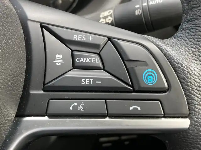 日産 キックス X 熊本県 2020(令2)年 3.7万km 黒 純正ナビ/・AM/FM/CD/DVD/BT/USB/SD/・フルセグTV/インテリジェントアラウンドビューモニター/インテリジェント エマージェンシーブレーキ/インテリジェント FCW（前方衝突予測警報）/踏み間違い衝突防止アシスト/インテリジェント LI（車線逸脱防止支援システム）/インテリジェントDA（ふらつき警報）/ハイビームアシスト/プロパイロット/インテリジェントルームミラー/ドライブレコーダー/電動パーキングブレーキ/・オートホールド/革巻きステアリング/・ステアリングスイッチ/・ステアリングヒーター/LEDヘッドライト/・フォグランプ/ETC/ハーフレザーシート/・前席シートヒーター/純正フロアマット/ドアバイザー/電動格納ミラー/・ウインカーミラー/純正アルミホイール/プッシュスタート/・スペアキー