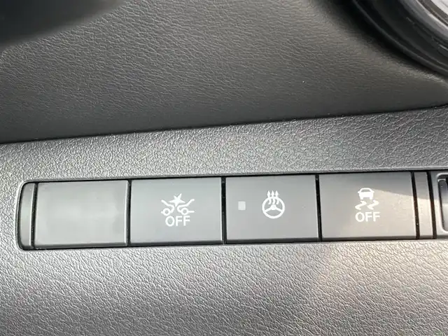 日産 キックス X 熊本県 2020(令2)年 3.7万km 黒 純正ナビ/・AM/FM/CD/DVD/BT/USB/SD/・フルセグTV/インテリジェントアラウンドビューモニター/インテリジェント エマージェンシーブレーキ/インテリジェント FCW（前方衝突予測警報）/踏み間違い衝突防止アシスト/インテリジェント LI（車線逸脱防止支援システム）/インテリジェントDA（ふらつき警報）/ハイビームアシスト/プロパイロット/インテリジェントルームミラー/ドライブレコーダー/電動パーキングブレーキ/・オートホールド/革巻きステアリング/・ステアリングスイッチ/・ステアリングヒーター/LEDヘッドライト/・フォグランプ/ETC/ハーフレザーシート/・前席シートヒーター/純正フロアマット/ドアバイザー/電動格納ミラー/・ウインカーミラー/純正アルミホイール/プッシュスタート/・スペアキー