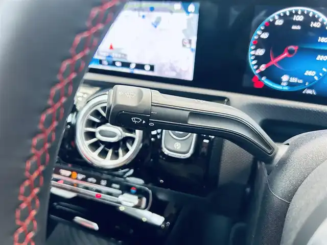 メルセデス・ベンツ ＣＬＡ２００ｄ AMGライン 大阪府 2019(令1)年 1.9万km ポーラホワイト レザーエクスクルーシブP/アドバンスドP/レーダーセーフティP/サンルーフ/HUD/赤黒革/メモリ付きパワーシート/シートヒーター/純正ナビ/TV/360度カメラ/ACC/ブラインドスポット/純正18インチAW/LEDヘッドライト/アンビエントライト/ETC/ドラレコ/レーダー探知機/ワイヤレス充電