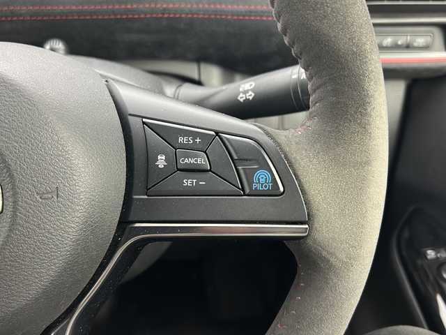 日産 セレナ ニスモ 宮城県 2019(平31)年 3.9万km ブリリアントホワイトパール ワンオーナー/インテリジェントパーキングアシスト/プロパイロット/エマージェンシーブレーキ/車線逸脱警報/アダプティブヘッドライト/アラウンドビューモニター/デジタルインナーミラー/ハンズフリーオートスライドドア/両側パワースライドドア/純正9型ナビ/・BT.CD.DVD.SD/フルセグTV/ステアリングスイッチ/アルカンターラステアリング/ETC/LEDヘッドライト/ニスモエアロ/純正17inAW/プッシュスタート/スマートキー×2/アイドリングストップ/電動パーキングブレーキ/純正フロアマット/ロールサンシェード/シートバックテーブル