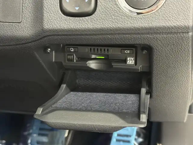 トヨタ マークＸ 250RDS 三重県 2020(令2)年 1.7万km ホワイトパールクリスタルシャイン ガソリン/FR/MTモード付フロア6AT/純正 7インチナビ NSZT-W68T/バックガイドモニター/ドライブレコーダー 前方/ビルトインETC2.0/Toyota Safety Sense P/●プリクラッシュセーフティ［PCS］/●レーンディパーチャーアラート［LDA］（ステアリング制御機能付）/●レーダークルコン/・【OP】クリアランスソナー＆バックソナー/・VSC & TRC & EBD付ABS/装備/・ハーフレザーシート（合皮＋アルカンターラ）/・シートヒーター（D/N）/・パワーシート（Dランバーサポート付8way/N4way）/・電動チルト&テレスコピックステアリング/・左右独立温度コントロールフルオートエアコン/・LEDヘッドランプ＆フロントフォグランプ/・パドルシフト/・プッシュスタート/・ステアリングスイッチ/・純正 18inAW/・スマートキーx2/・応急用テンパータイヤ/など/2019.10～2019.12生産 最終型