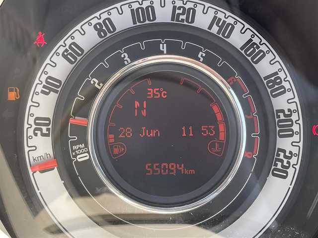 フィアット ５００ ツインエア ポップ 宮崎県 2020(令2)年 5.5万km ボサノバホワイト 純正ディスプレイオーディオ　/Ｂｌｕｅｔｏｏｔｈ　/ＡＭ　ＦＭ　/ＥＴＣ　/３６０度ドライブレコーダー　/社外１４インチアルミホイール　/純正フロアマット　/ハロゲンライト　/ＬＥＤデイランニングライト/カーボン調ルーフラッピング