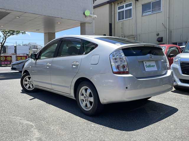 トヨタ プリウス S スタンダードパッケージ 福岡県 2006(平18)年 4.4万km シルバーM ディスプレイオーディオ/（AM/FM/CD）/ETC/EVモード/純正アルミホイール/純正フロアマット/オートライト/電格ミラー/スペアキー×１/プッシュスタート/保証書/取扱説明書